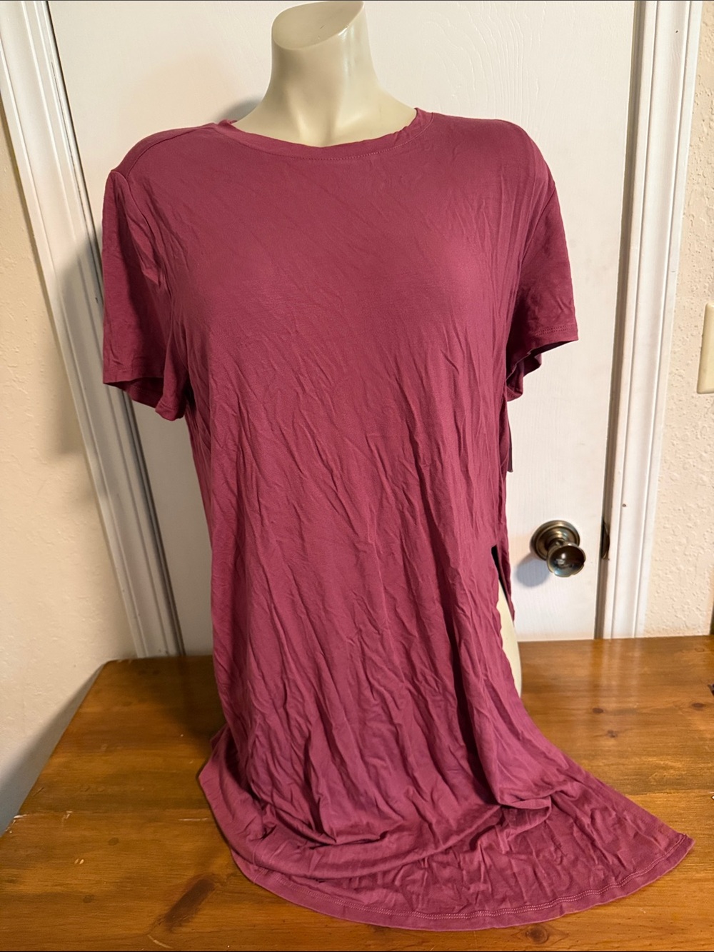 torrid Short Sleeve Split Front Tunic Tee in Maroon Super Soft
